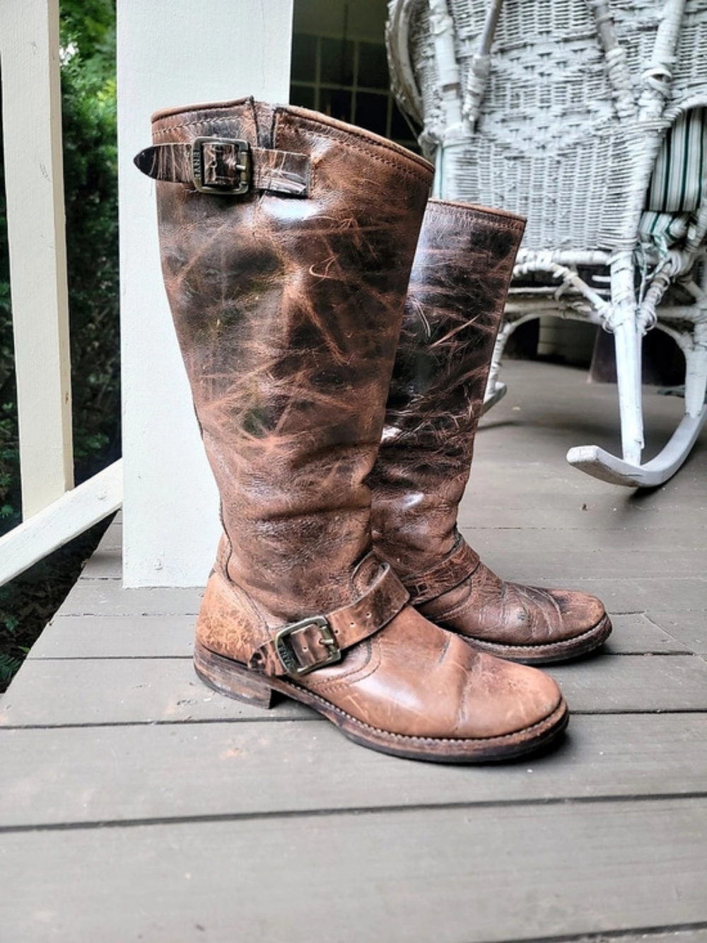 Frye Veronica Slouch Tall Boot Brown Patent Leather Scuffed Bohobo
